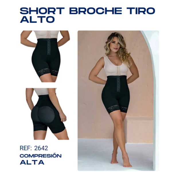SHORT CON BROCHE TIRO ALTO